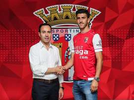 Associado a algumas equipas do estrangeiro, Paulinho vai continuar a jogar em Portugal. Twitter