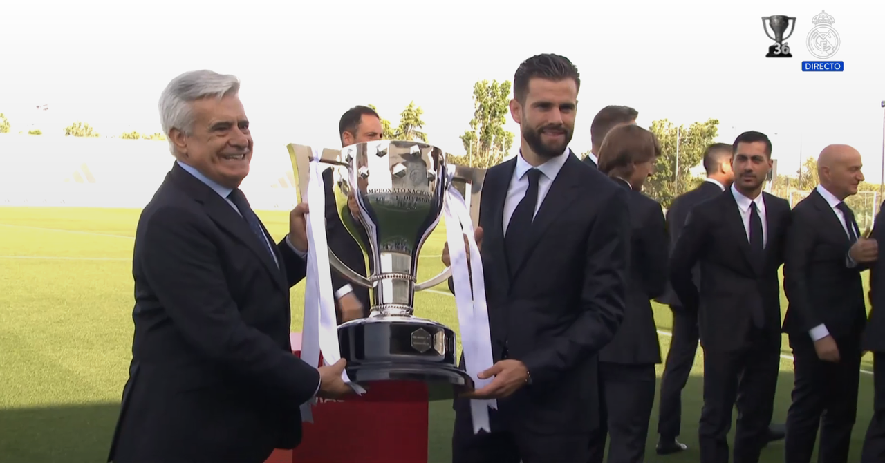 DIRECTO | El Real Madrid recibe el trofeo de campeón