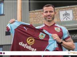 Bardsley ya luce la camiseta de los 'clarets'. BurnleyFC