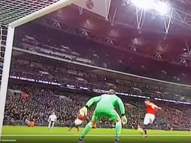 Así batió Jones a De Gea. Captura