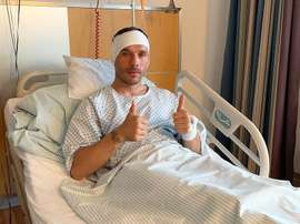 Podolski opéré à cause d'une infection à l'oreille. Twitter/Podolski10