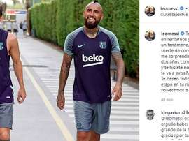 Messi se despede de seu companheiro Arturo Vidal. Instagram/leomessi