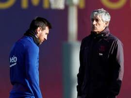 Setien is fighting with Messi. AFP
