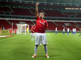 Rafael Moura estaría muy cerca de fichar por el Figueirense. Twitter