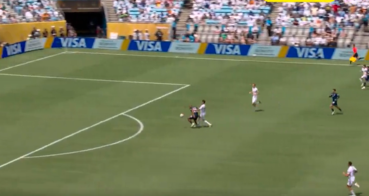 Otra vez Asencio: ¡expulsado en el 7'!