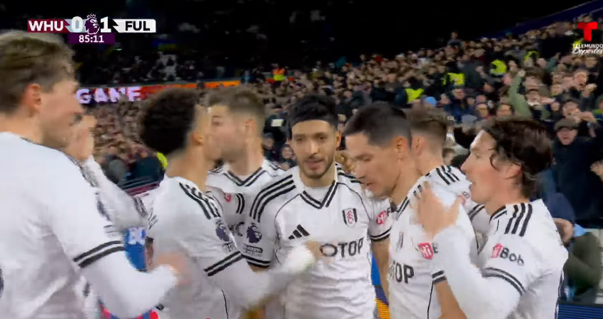 El Fulham acaricia la cabeza de Raúl Jiménez