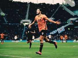 Raúl Jiménez, uma alternativa para Mou se Kane sair. WolvesEspanol