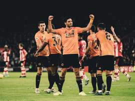 Raúl Jiménez lidera la remontada de los Wolves. Twitter/Wolves