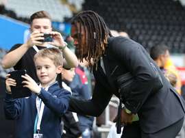 O médio português não está a encontrar muito sucesso na Premier League. Swansea