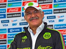 Ricardo Ferretti wearing México colours. Twitter