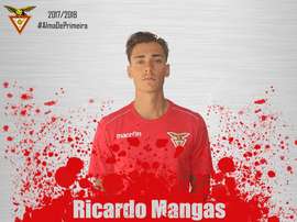 Aos 19 anos, Mangas salta dos juniores do Benfica para a primeira liga. Desp.Aves