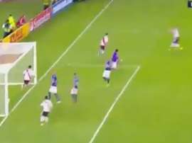 El portero lució casi la misma indumentaria que sus compañeros de equipo. Captura/FoxSports