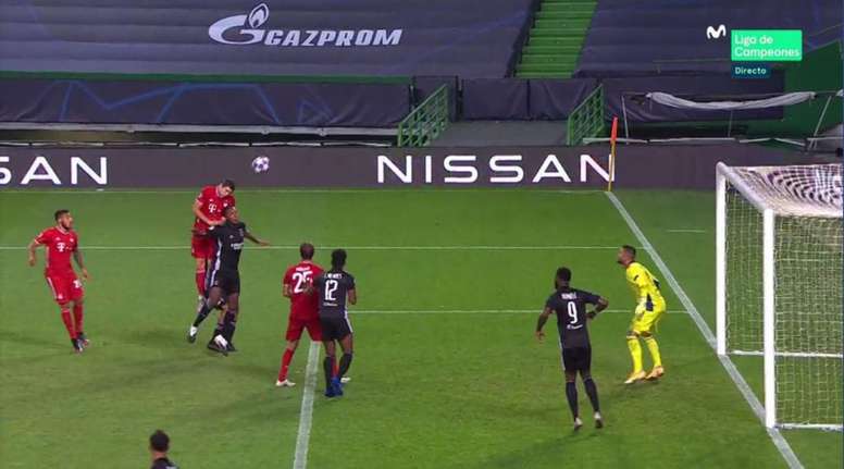 Lewandowski made it 3-0. Screenshot/MovistarLigadeCampeones