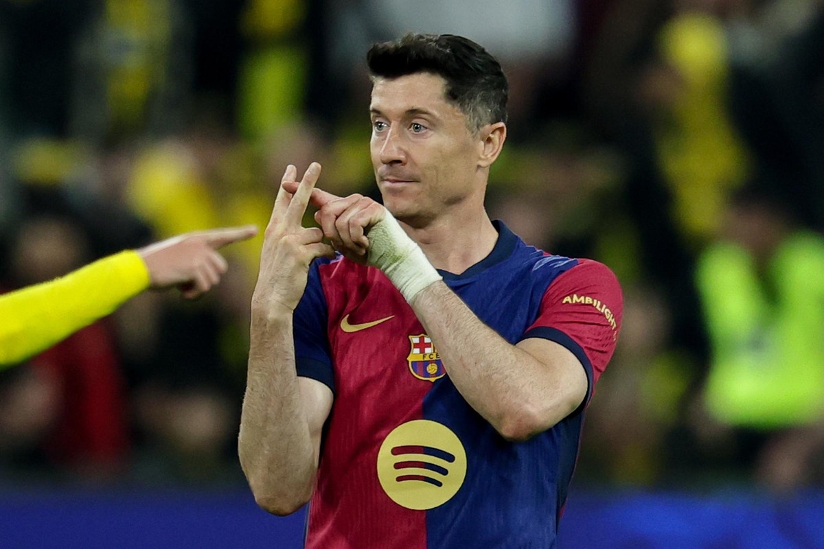Lewandowski, de volta aos treinos, focado na Champions