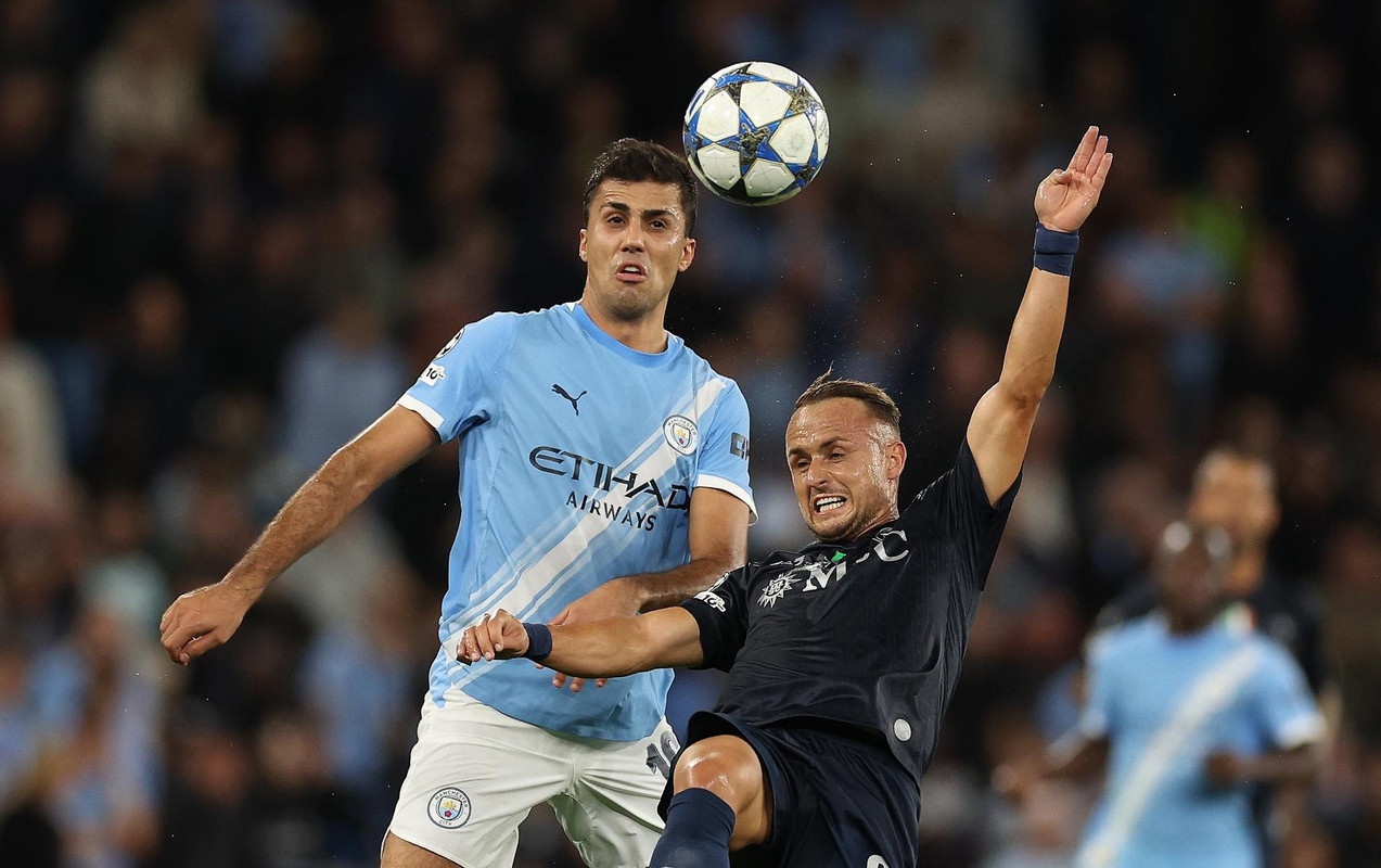 Pep Guardiola gives concerning injury update on Rodri
