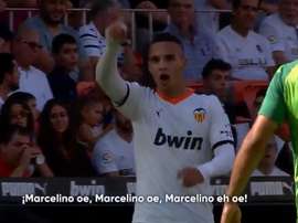 Rodrigo frenó los cánticos en favor de Marcelino. Capturas/Movistar