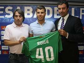 Roigé posa con la camiseta del Sabadell. Twitter