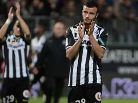 Romain Saiss, en partido con el Angers en la Ligue 1. Twitter