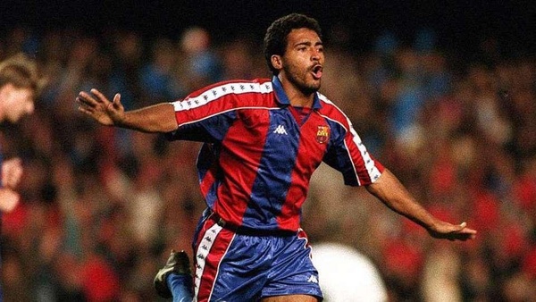 romario celebra uno de sus tres goles en un barcelona real sociedad de 1993 efe