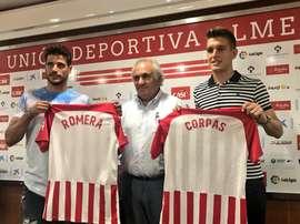 Romera y Corpas en su presentación como nuevos jugadores del Almería. Twitter/U_D_Almeria
