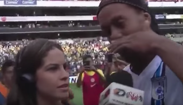 Emotivo saludo de Messi a Ronaldinho por su retiro del fútbol profesional
