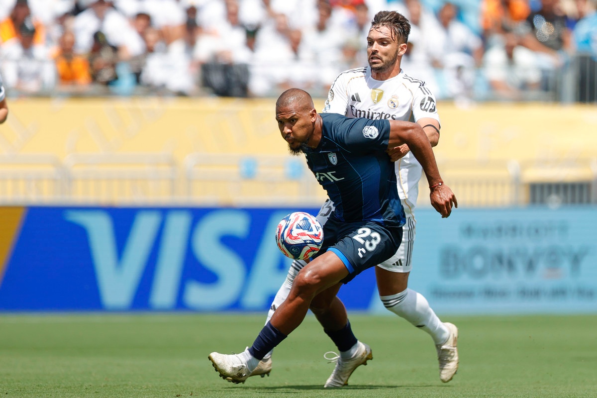 Rondón, directo del Mundial de Clubes al Oviedo