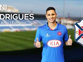 O ala brasileiro vai para a sua segunda temporada seguida na Europa. Twitter/Belenenses
