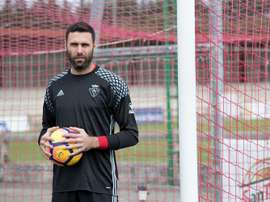 O goleiro está numa curva descendente na carreira e pretende travá-la. Osasuna