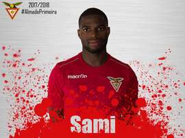 O internacional guineense chega do FC Porto. Aves