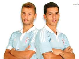 Samu y Kevin posan con la camiseta del Celta. RCCelta