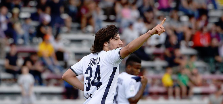 https://t.resfu.com/media/img_news/sandro-tonali--durante-la-celebracion-de-un-gol-del-brescia--brescia.png?size=776x&q=60 https://t.resfu.com/media/img_news/sandro-tonali--durante-la-celebracion-de-un-gol-del-brescia--brescia.png?size=776x&q=60