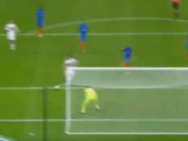 Saroka tuvo el empate en sus botas. Youtube