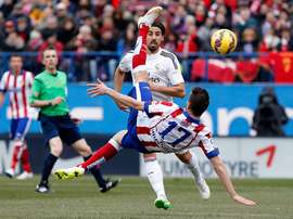 Saúl fazendo gol de bicicleta contra o Real. ClubAtléticodeMadrid
