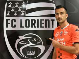 Saunier ha sido presentado con el Lorient. Twitter/FCLorient
