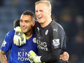 Schmeichel et Simpson qui est proche à prolonger avec le Leicester. Twitter