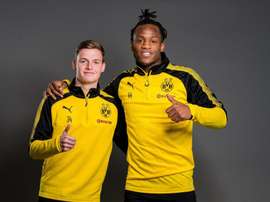 Sergio Gómez, con Batshuayi. Sergiogm