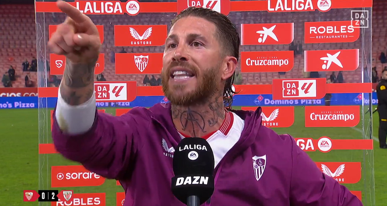 Ramos litiga con un tifoso in diretta tv: "Rispetta la maglia e stai zitto"