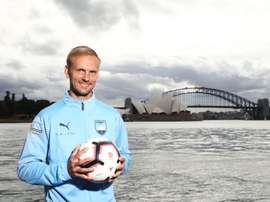 El centrocampista llega al fútbol australiano. Twitter/SydneyFC
