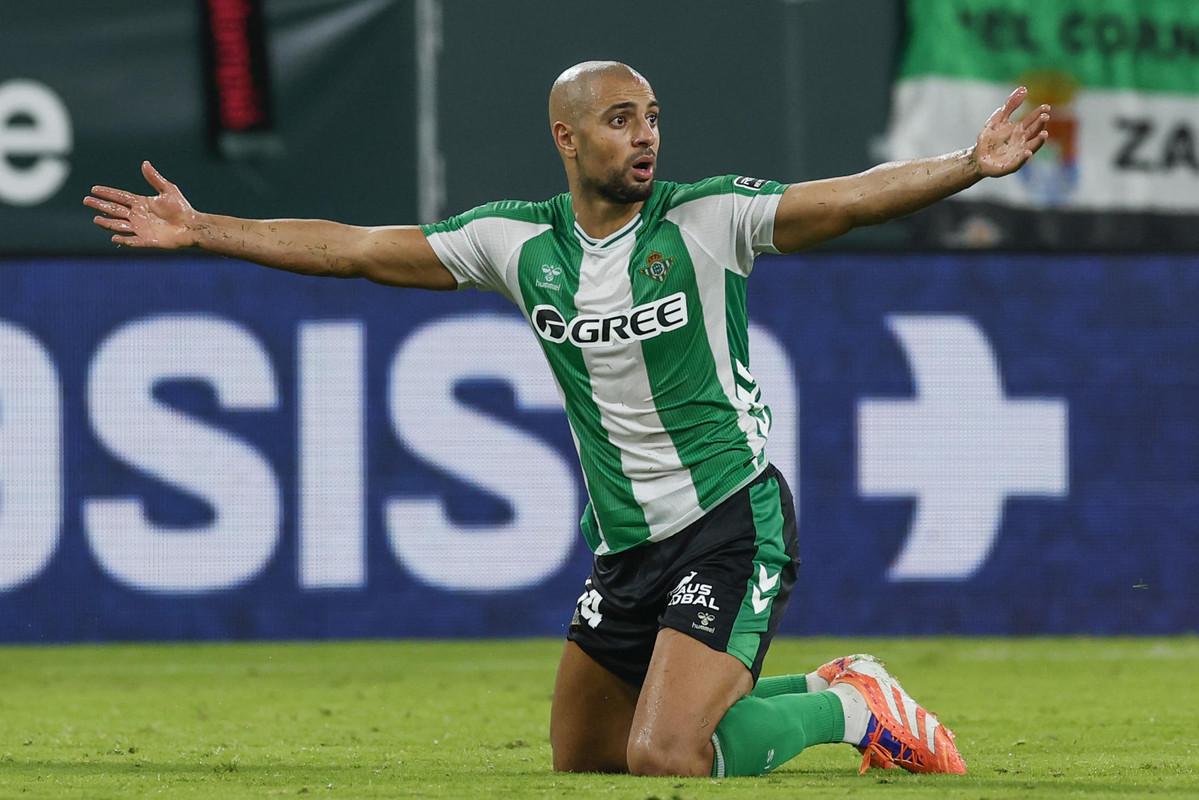 Sofyan Amrabat, jugador del Betis, no llega al 100% para jugar la Copa África con Marruecos