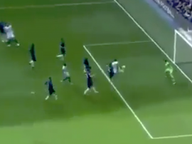 Sol Bamba volleyed Cardiff in to the lead. Captura