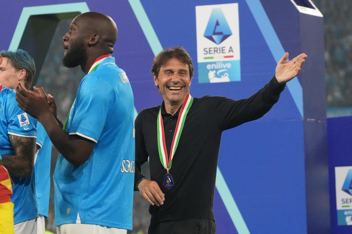 "Venir a Nápoles con el décimo puesto y ganar es algo extraordinario"