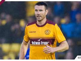 El escocés se retira de los terrenos de juego. Motherwell