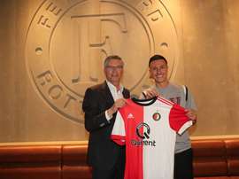 O internacional holandês vai permanecer em Roterdão. Twitter/Feyenoord