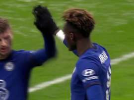 Tammy Abraham hizo tres goles. Captura/DAZN