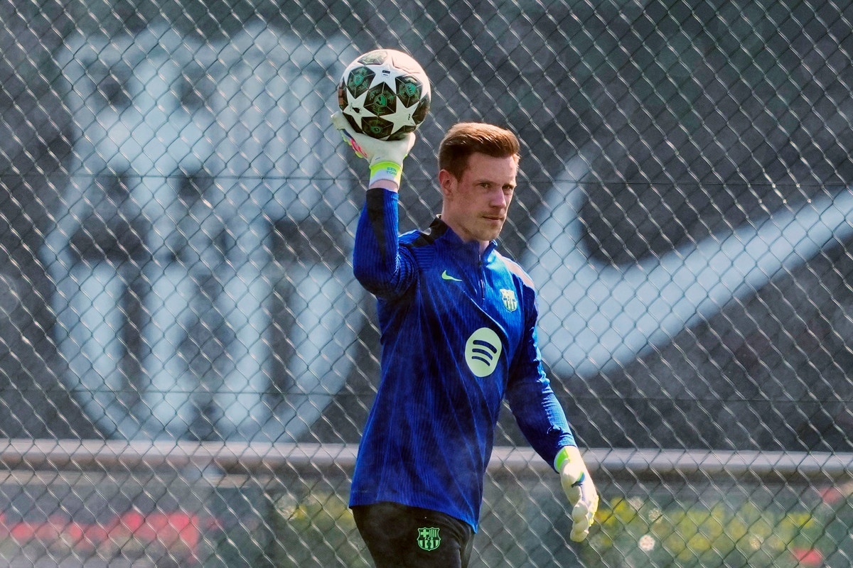 Ter Stegen estudia operarse otra vez de la espalda y el Barça, no inscribirle
