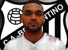 Thiago Santos, jugador del Feirense, durante su etapa en Bragantino. Bragantino