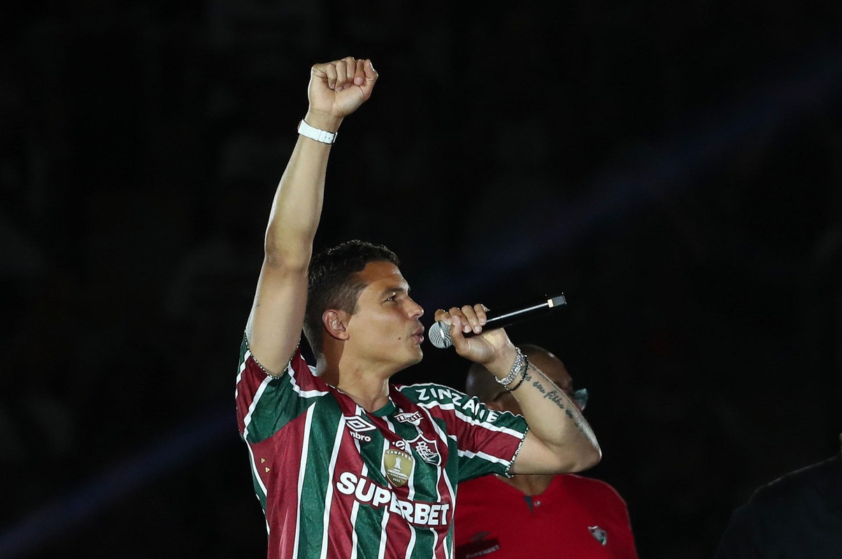 Thiago Silva desató la locura en la grada de Fluminense: ¡Más de 55.000 personas!