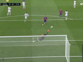 Thibaut Courtois fez uma grande defesa, mas também cometeu erros graves. Captura/Movistar+