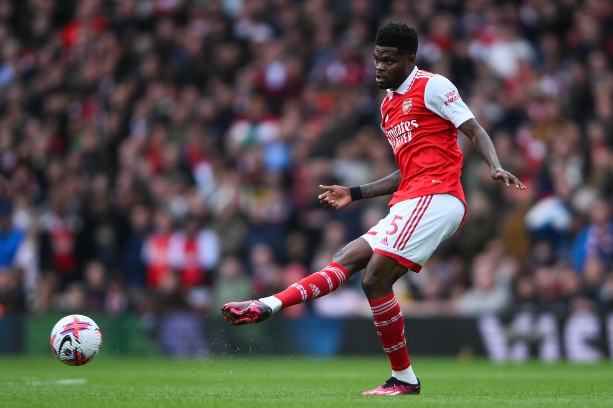 Arsenal face Partey departure as contract talks stall