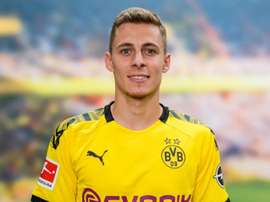 Thorgan Hazard assina com o Borussia. BVB